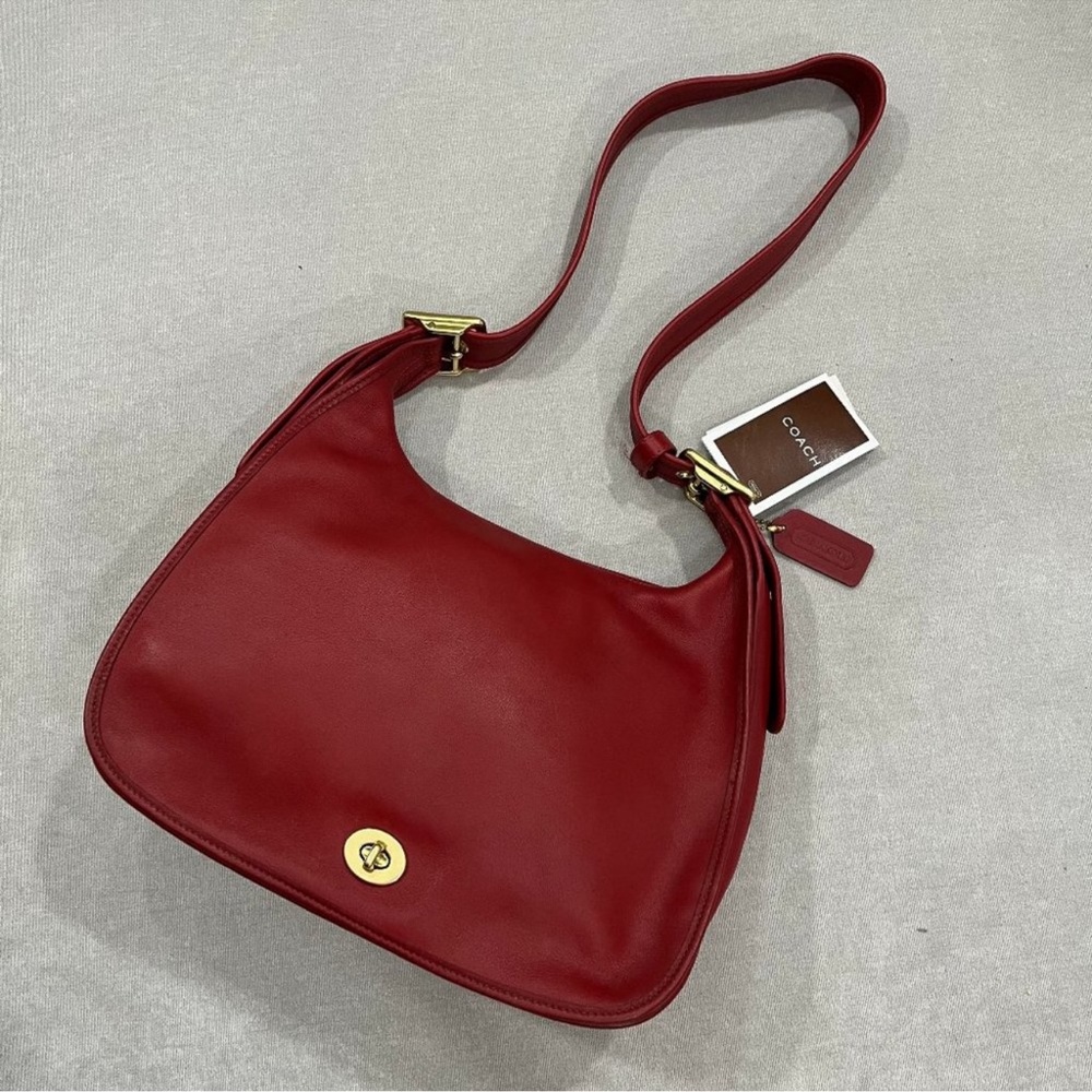 COACH Vintage Legacy Crescent Flap Shoulder Bag Red Leather 9718 Crossbo…